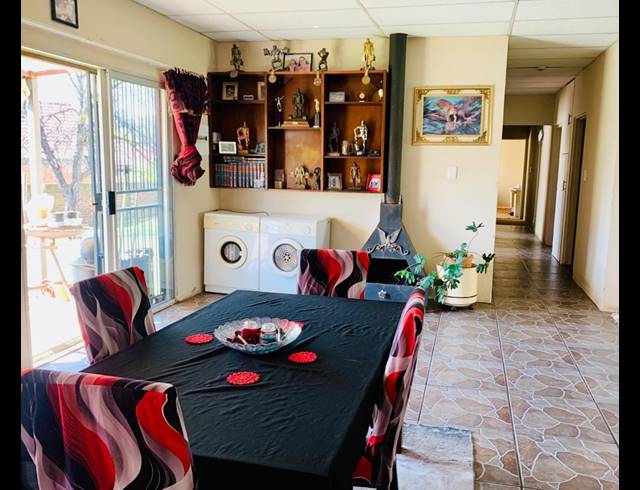 4 BEDROOM HOUSE FOR SALE IN RENSBURG